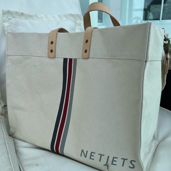 Netjets limited edition large bag - Picture 10 of 13